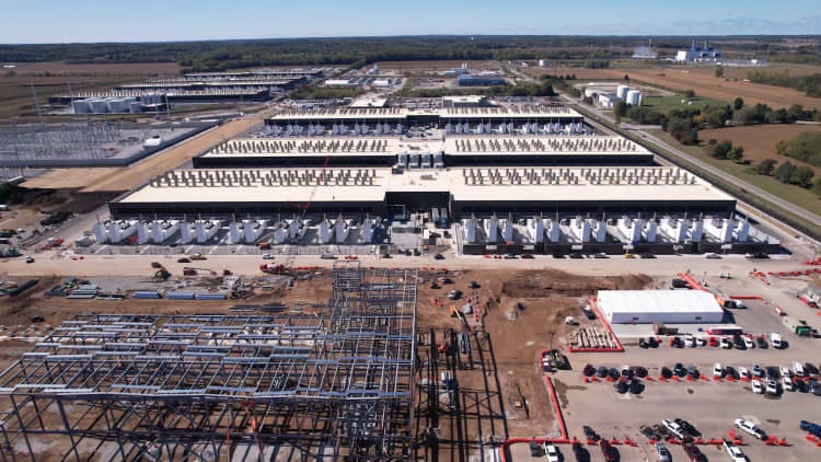 Leaked memo shows Amazon planned to keep the full extent of its data centers’ water use out of public view.